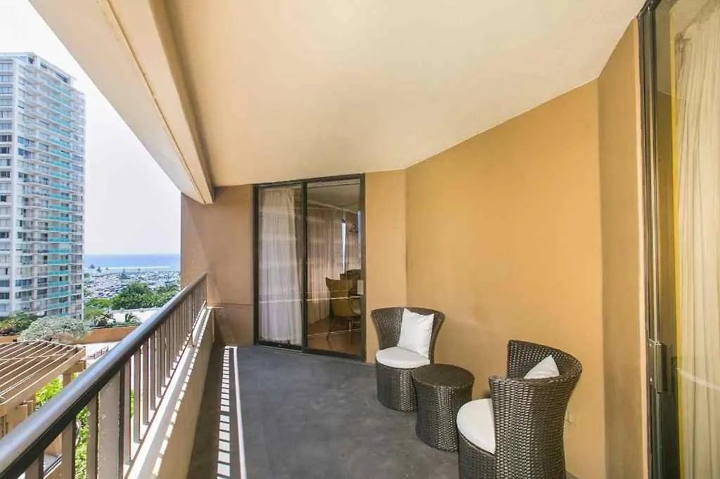 Discovery Bay One Bedroom Condos With Kitchen & Free Wifi! Honolulu Apartment