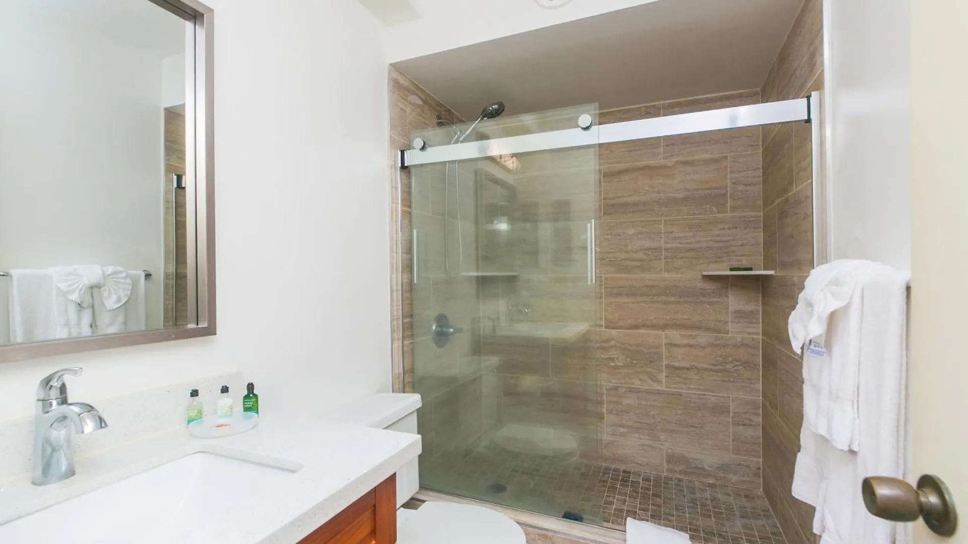 Discovery Bay One Bedroom Condos With Kitchen & Free Wifi! Honolulu 0*,