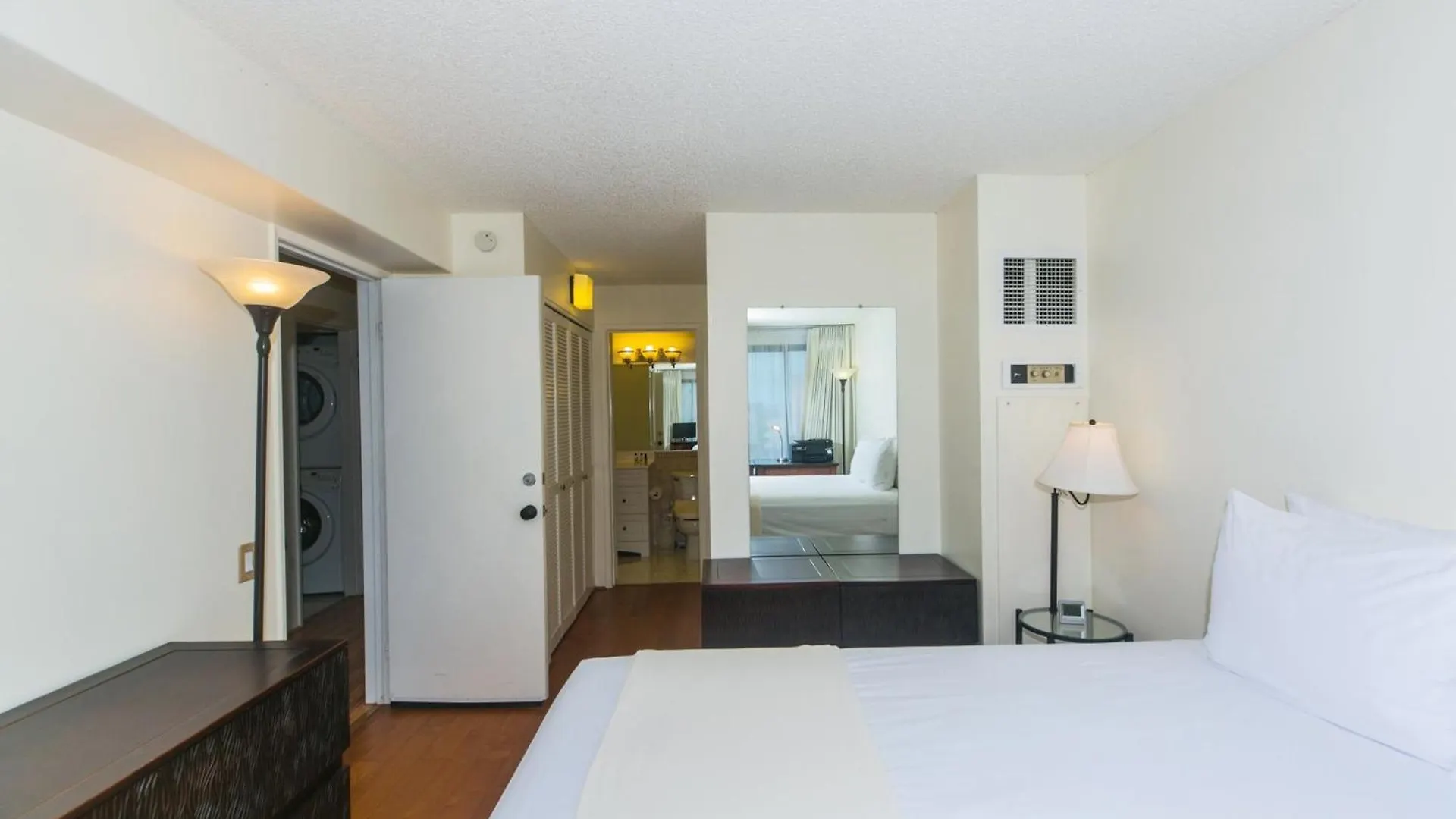 Apartment Discovery Bay One Bedroom Condos With Kitchen & Free Wifi! Honolulu