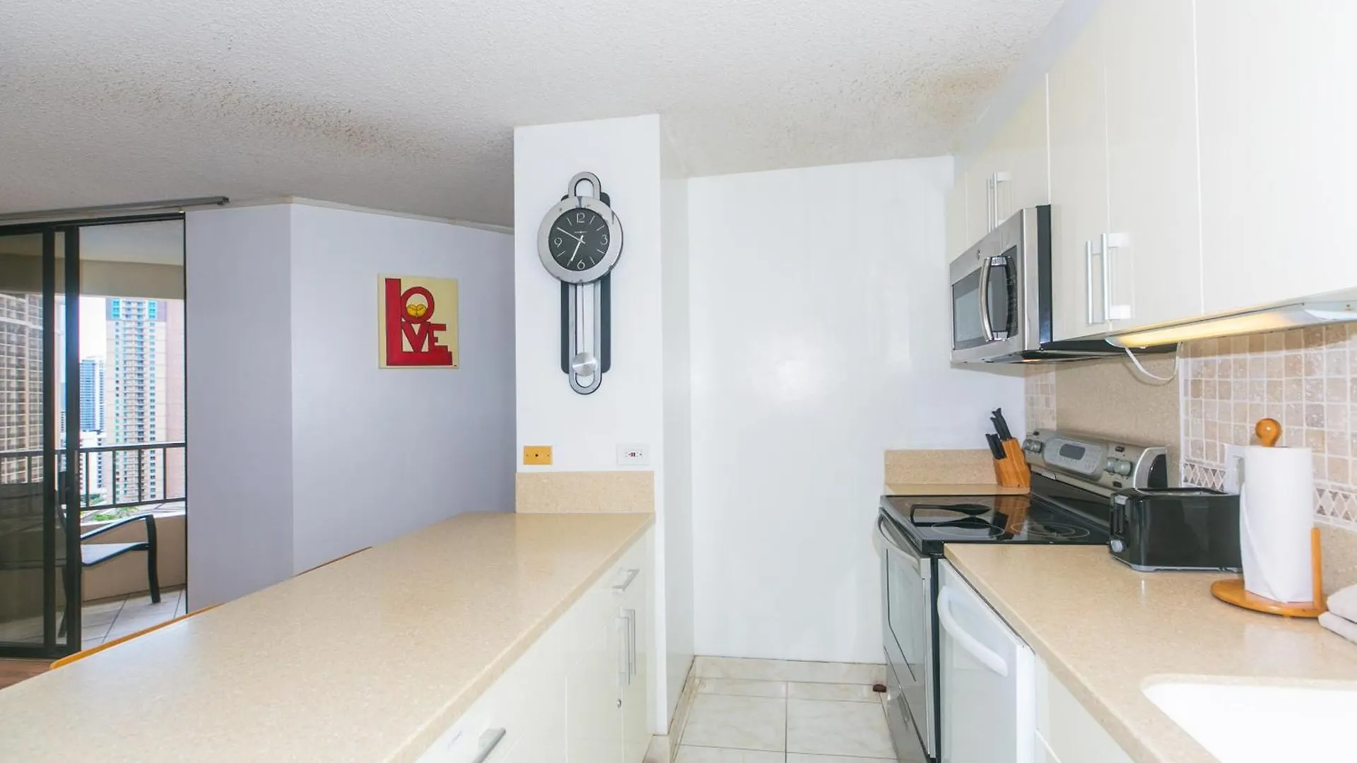 Discovery Bay One Bedroom Condos With Kitchen & Free Wifi! Honolulu