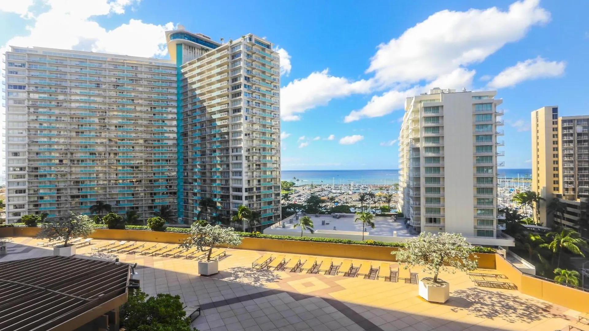 Discovery Bay One Bedroom Condos With Kitchen & Free Wifi! Honolulu United States