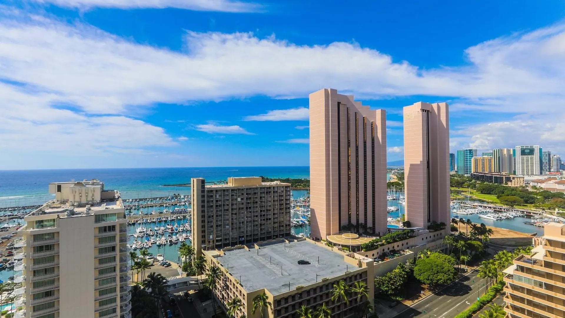 Discovery Bay One Bedroom Condos With Kitchen & Free Wifi! Honolulu