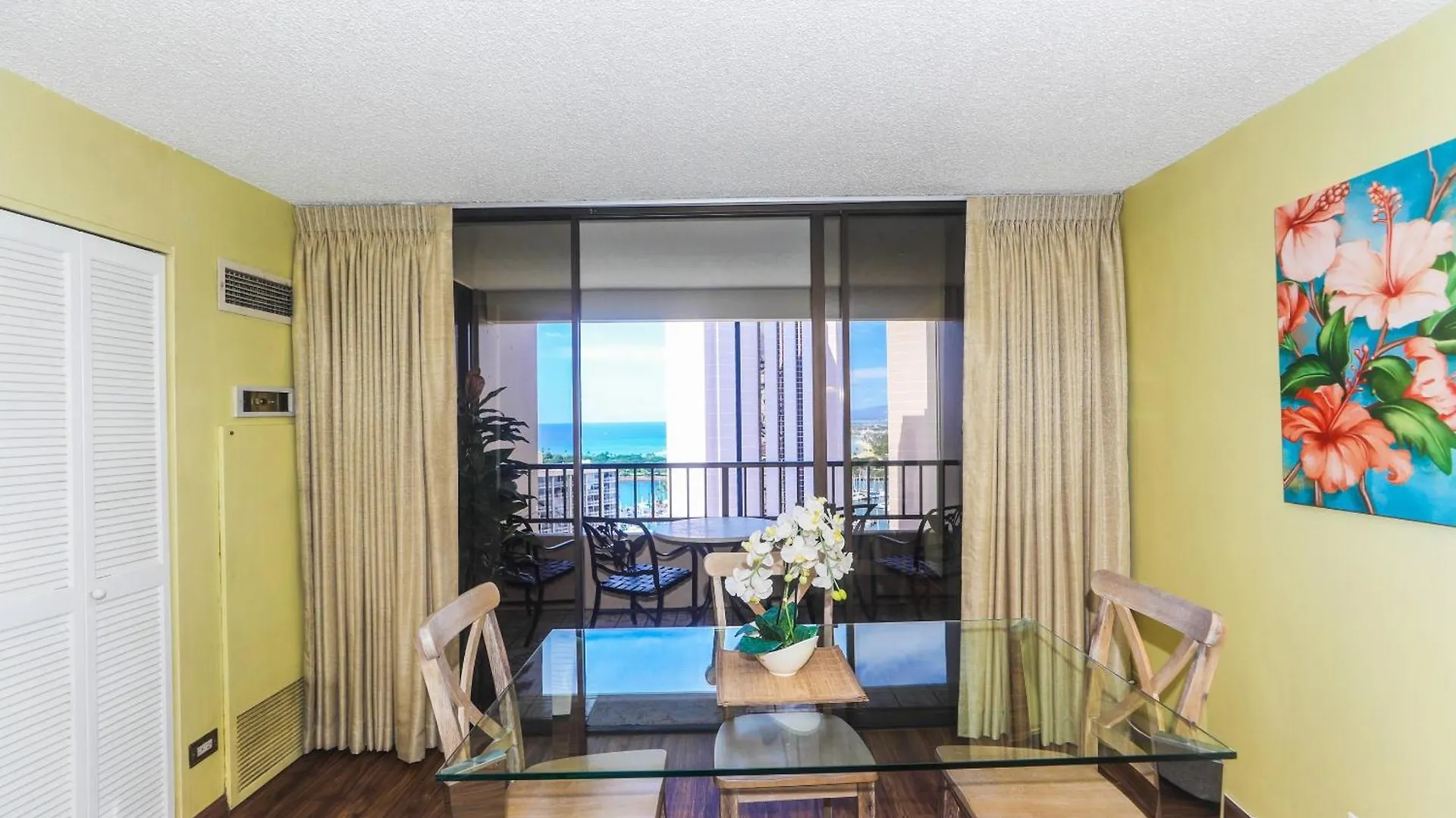 Apartment Discovery Bay One Bedroom Condos With Kitchen & Free Wifi! Honolulu