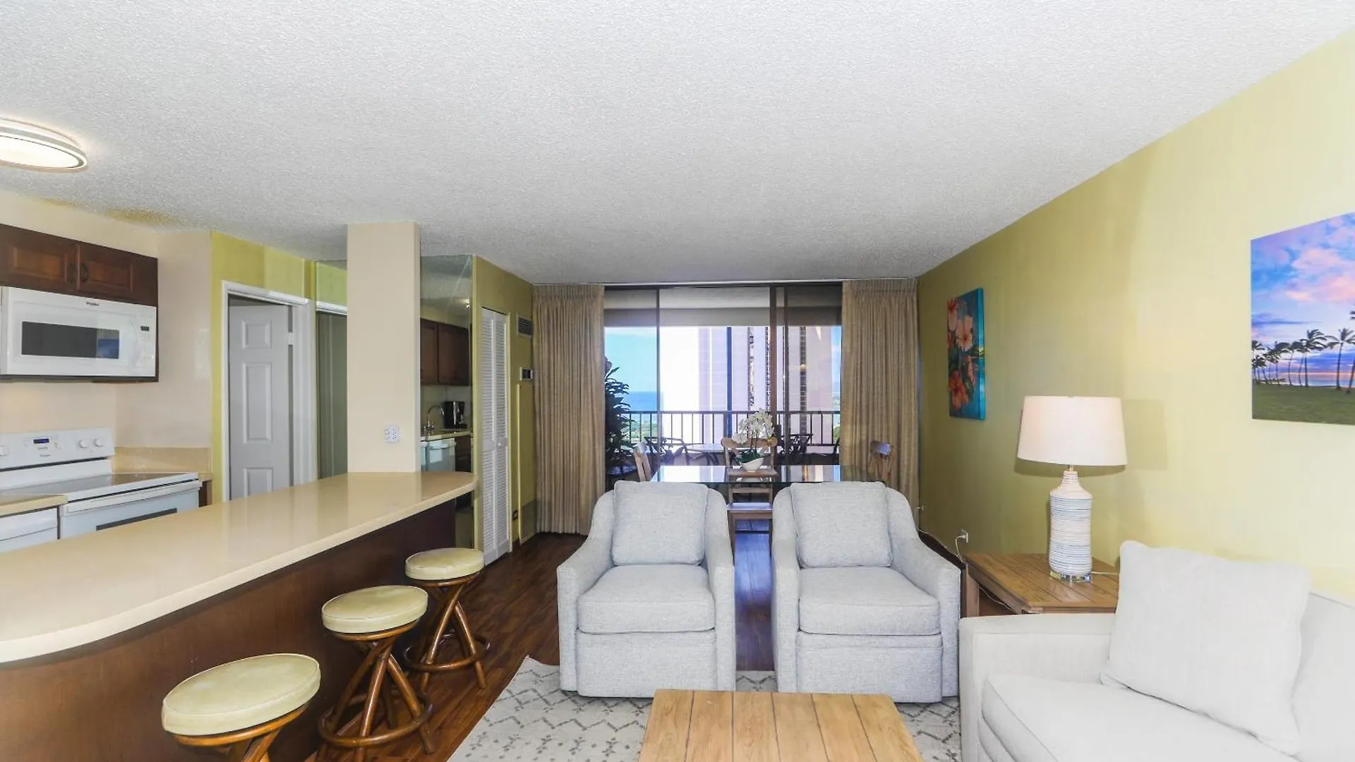 Discovery Bay One Bedroom Condos With Kitchen & Free Wifi! Honolulu Apartment